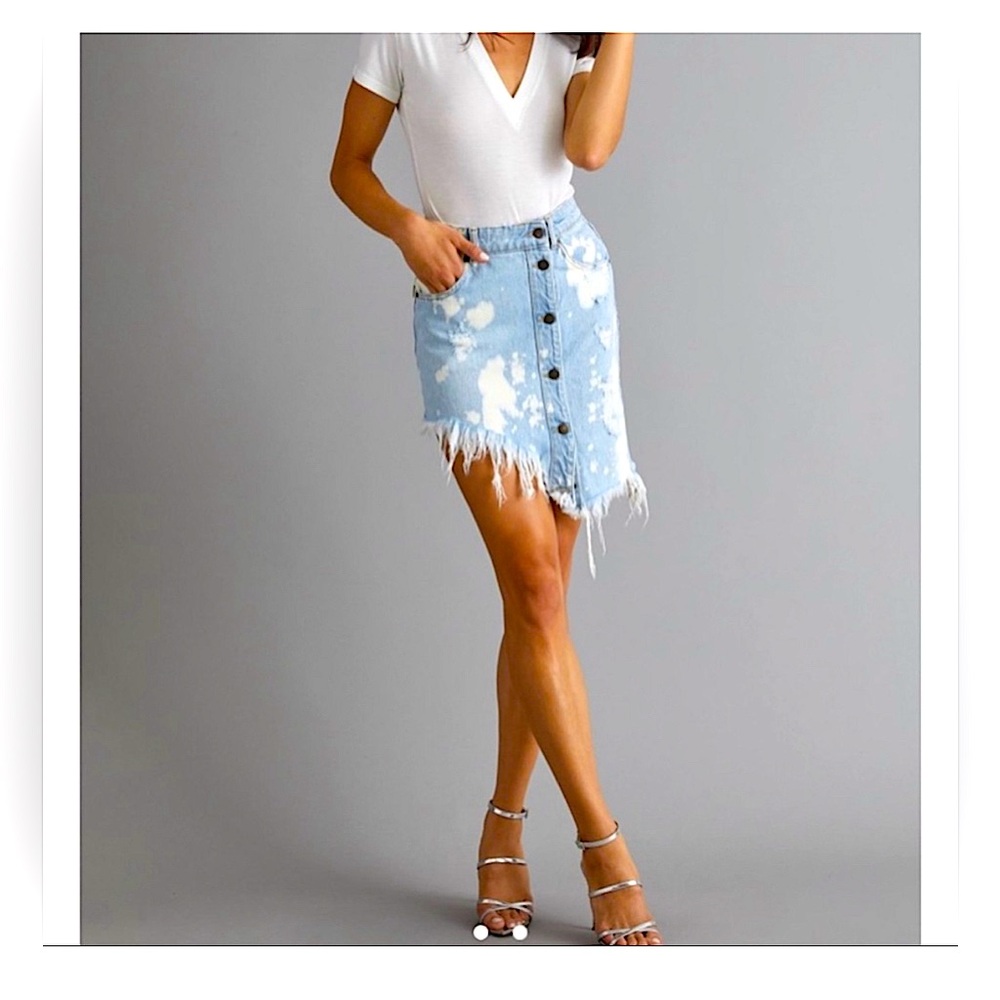 NWT Retrofête Maeve Denim Skirt (XS) in Stone Bleach - Stone Bleach